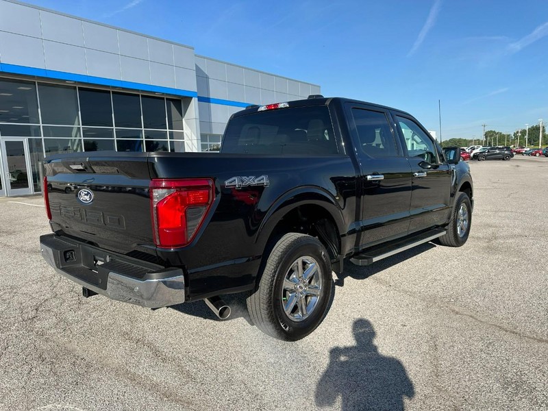 Ford F-150 Vehicle Full-screen Gallery Image 6