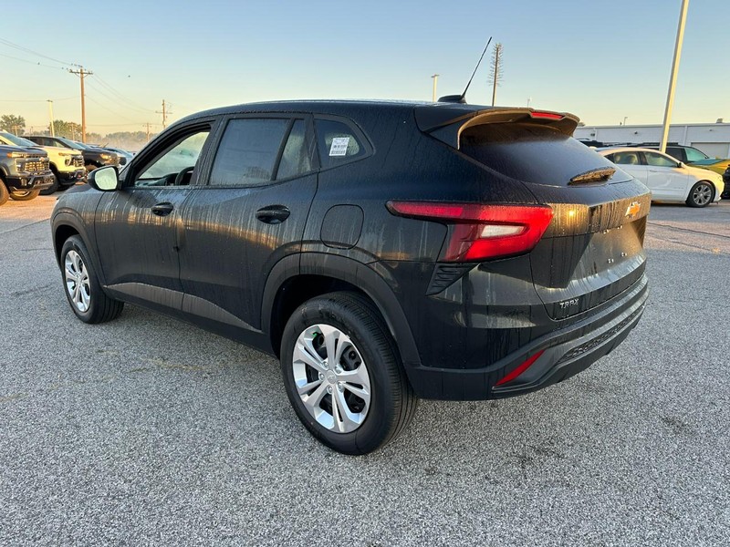 Chevrolet Trax Vehicle Full-screen Gallery Image 3