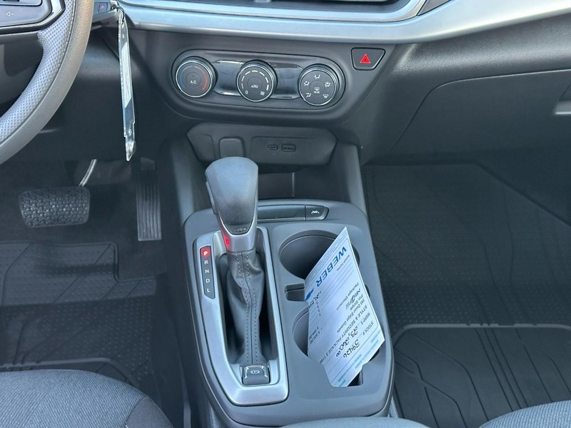 Chevrolet Trax Vehicle Full-screen Gallery Image 8