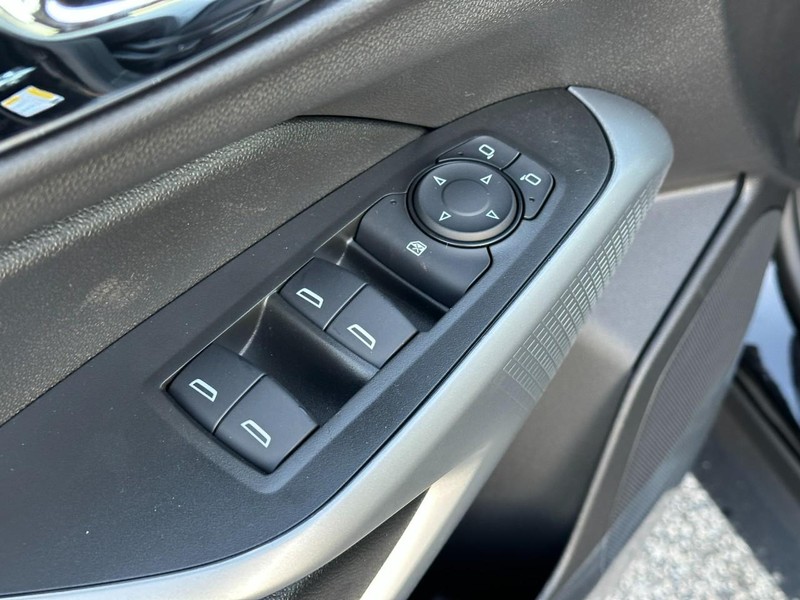 Chevrolet Trax Vehicle Full-screen Gallery Image 9