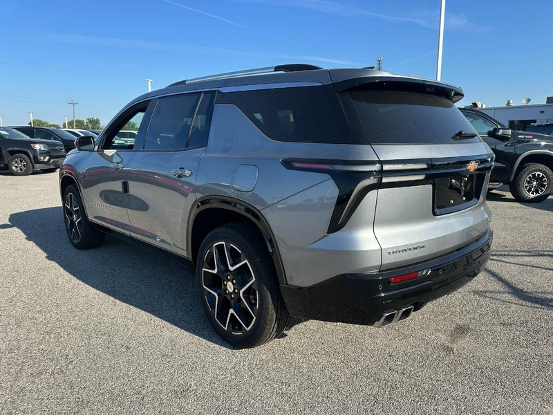 Chevrolet Traverse Vehicle Full-screen Gallery Image 3