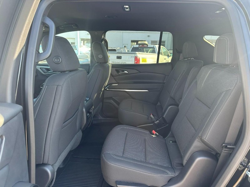 Chevrolet Traverse Vehicle Full-screen Gallery Image 4