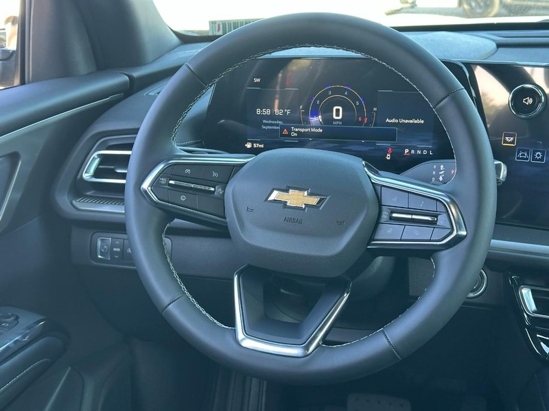 Chevrolet Traverse Vehicle Full-screen Gallery Image 8