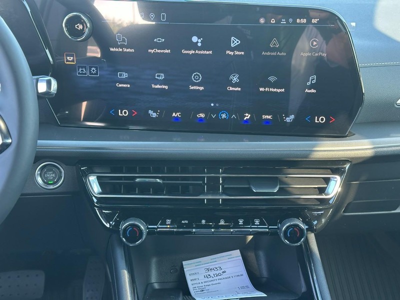 Chevrolet Traverse Vehicle Full-screen Gallery Image 9