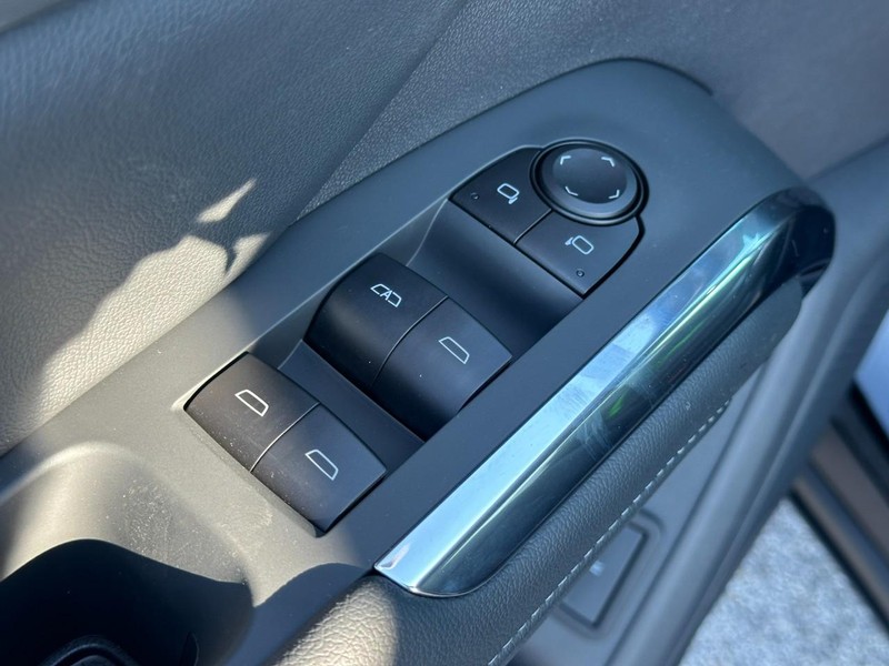 Chevrolet Traverse Vehicle Full-screen Gallery Image 11