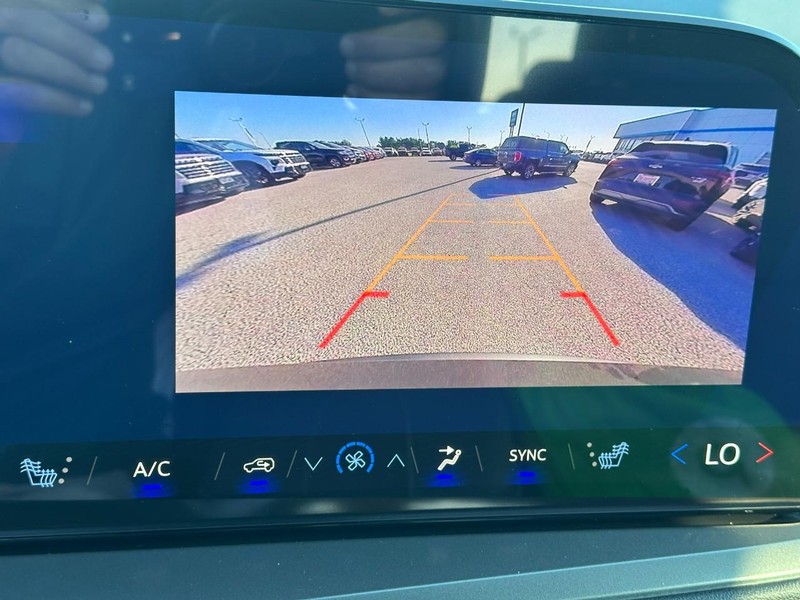 Chevrolet Traverse Vehicle Full-screen Gallery Image 15