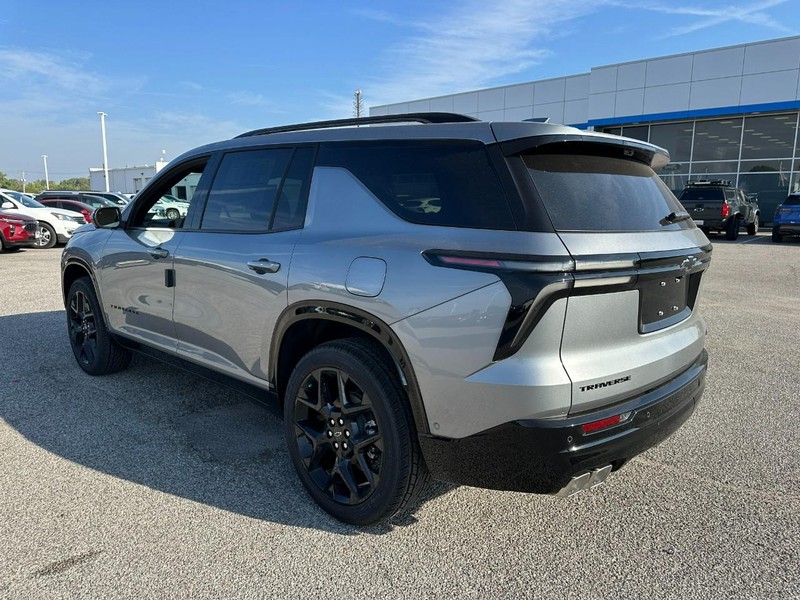 Chevrolet Traverse Vehicle Full-screen Gallery Image 3