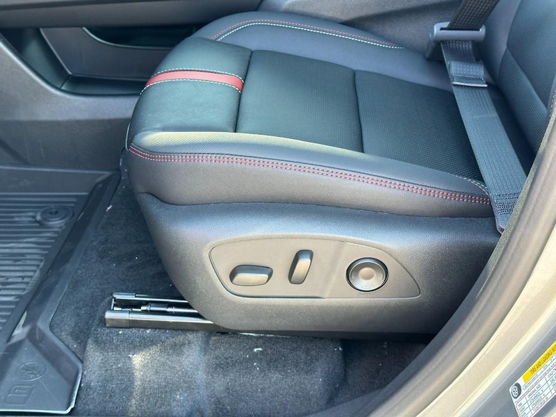 Chevrolet Traverse Vehicle Full-screen Gallery Image 14