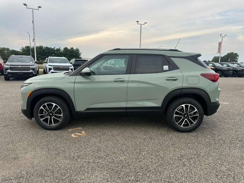 Chevrolet TrailBlazer Vehicle Full-screen Gallery Image 2