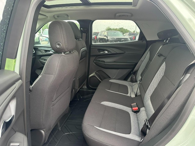 Chevrolet TrailBlazer Vehicle Full-screen Gallery Image 4