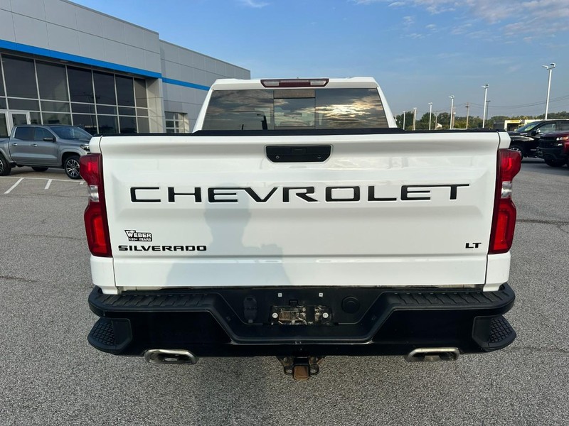 Chevrolet Silverado 1500 Vehicle Full-screen Gallery Image 4