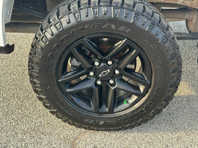 Chevrolet Silverado 1500 Vehicle Full-screen Gallery Image 7