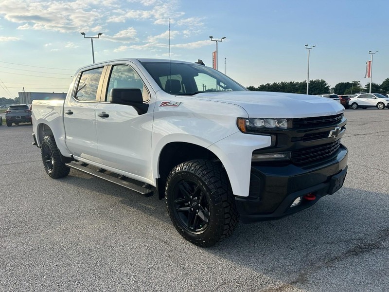 Chevrolet Silverado 1500 Vehicle Full-screen Gallery Image 8