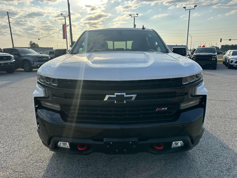 Chevrolet Silverado 1500 Vehicle Full-screen Gallery Image 9