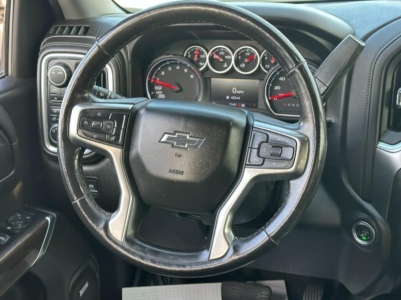 Chevrolet Silverado 1500 Vehicle Full-screen Gallery Image 12