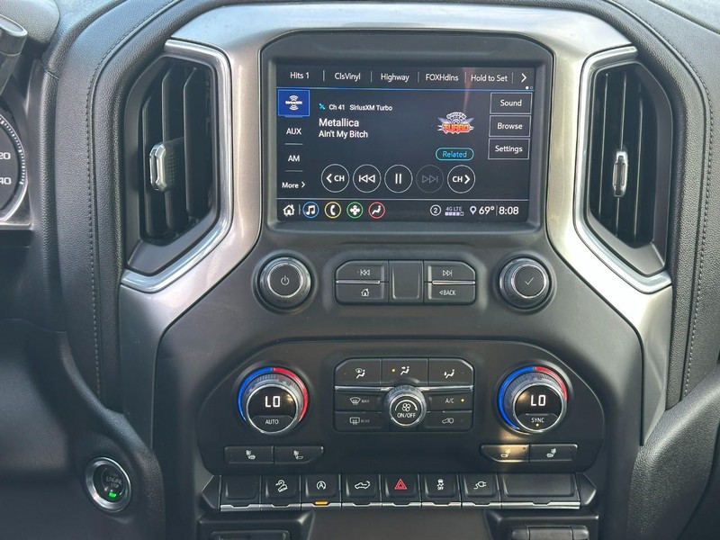 Chevrolet Silverado 1500 Vehicle Full-screen Gallery Image 13