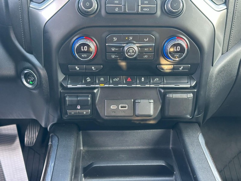 Chevrolet Silverado 1500 Vehicle Full-screen Gallery Image 14