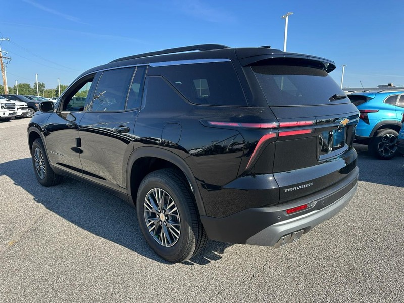 Chevrolet Traverse Vehicle Full-screen Gallery Image 3