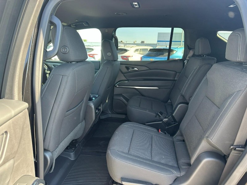 Chevrolet Traverse Vehicle Full-screen Gallery Image 4