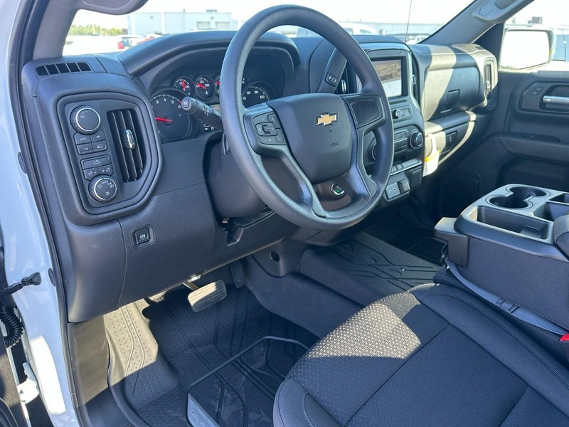 Chevrolet Silverado 1500 Vehicle Full-screen Gallery Image 5