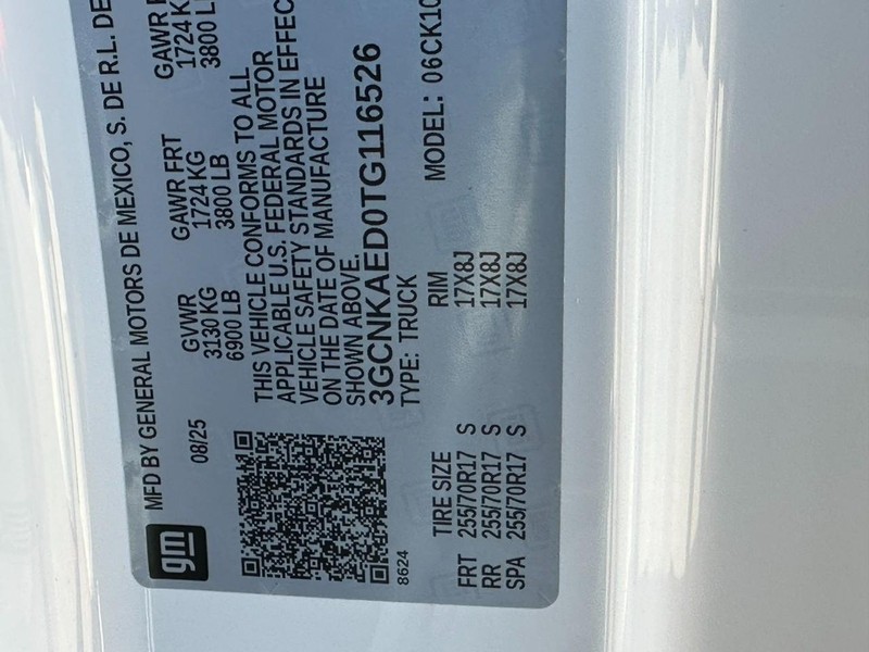 Chevrolet Silverado 1500 Vehicle Full-screen Gallery Image 13