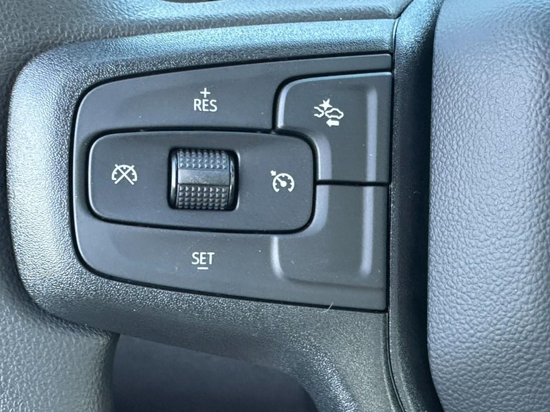 Chevrolet Silverado 1500 Vehicle Full-screen Gallery Image 8