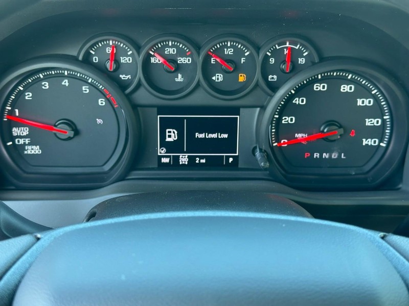 Chevrolet Silverado 1500 Vehicle Full-screen Gallery Image 9