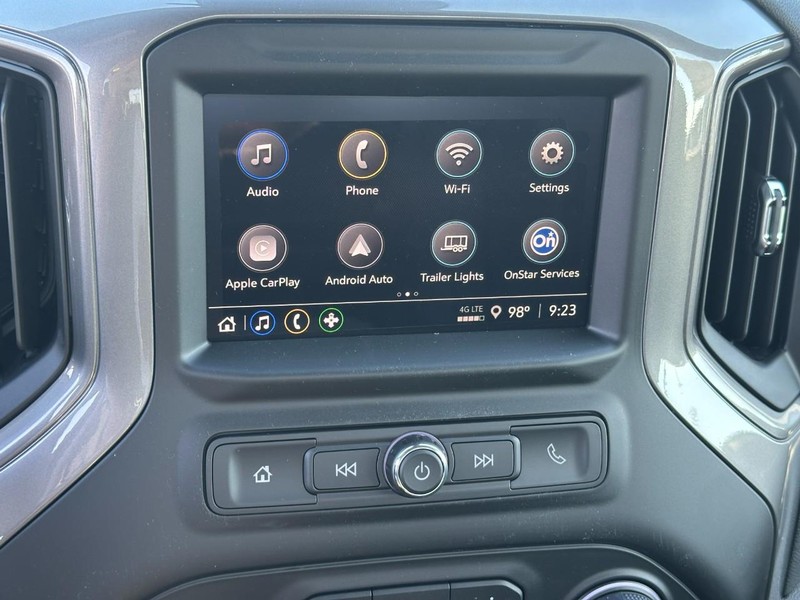 Chevrolet Silverado 1500 Vehicle Full-screen Gallery Image 10