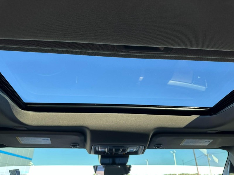 GMC Sierra 1500 Vehicle Full-screen Gallery Image 11