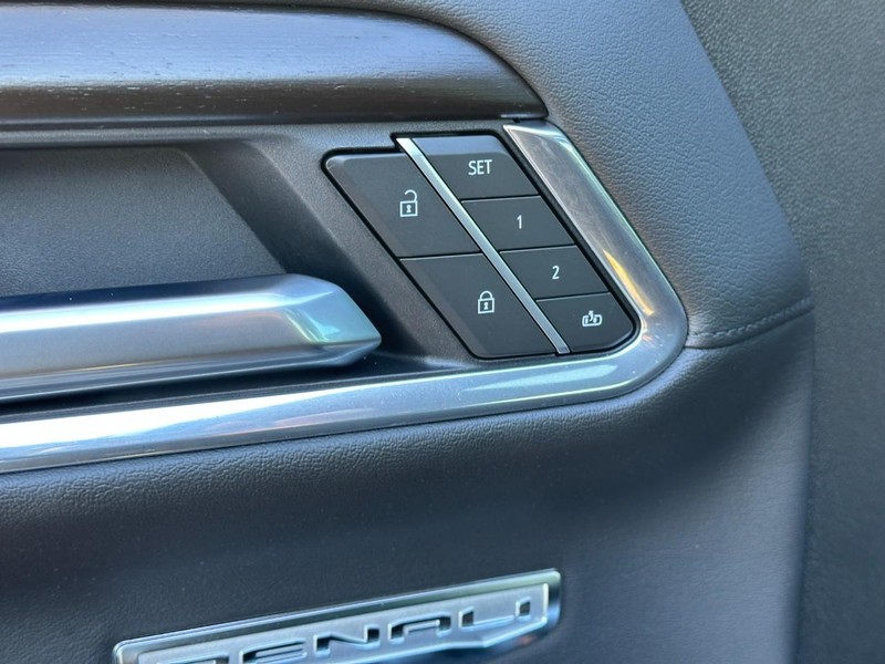 GMC Sierra 1500 Vehicle Full-screen Gallery Image 18