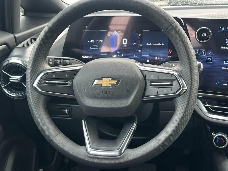 Chevrolet Equinox EV Vehicle Full-screen Gallery Image 6