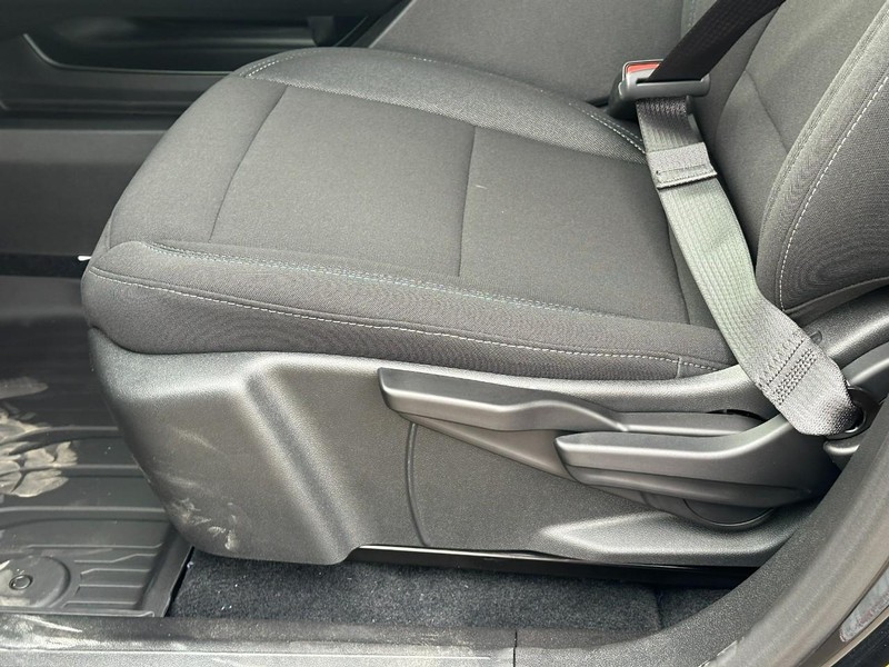 Chevrolet Equinox EV Vehicle Full-screen Gallery Image 10
