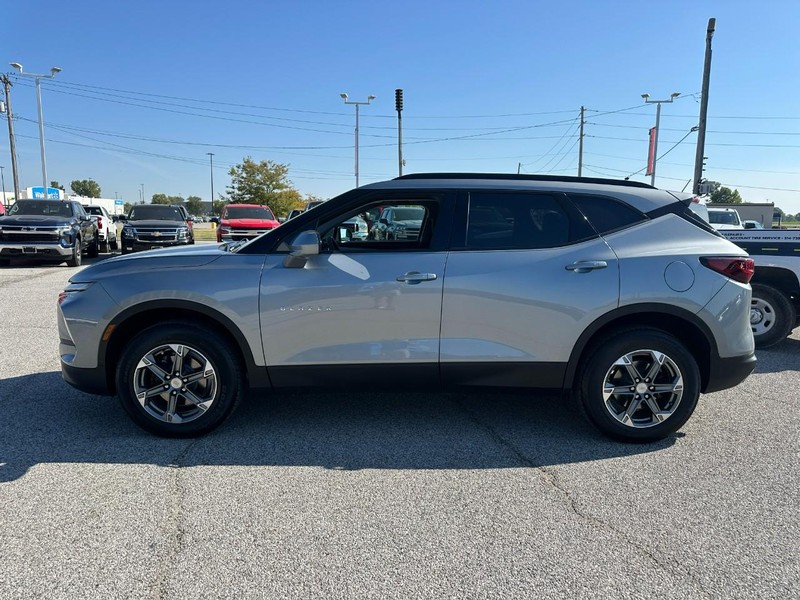 Chevrolet Blazer Vehicle Full-screen Gallery Image 2