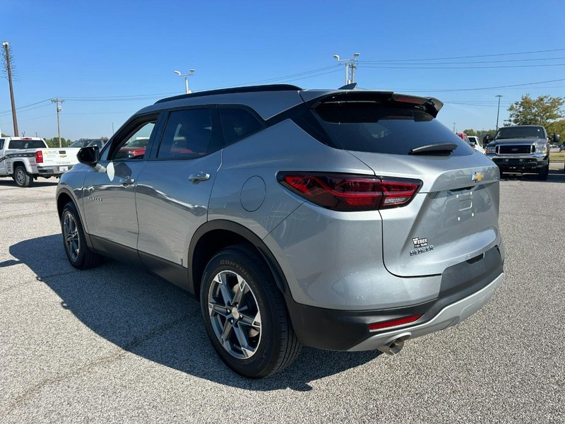 Chevrolet Blazer Vehicle Full-screen Gallery Image 3