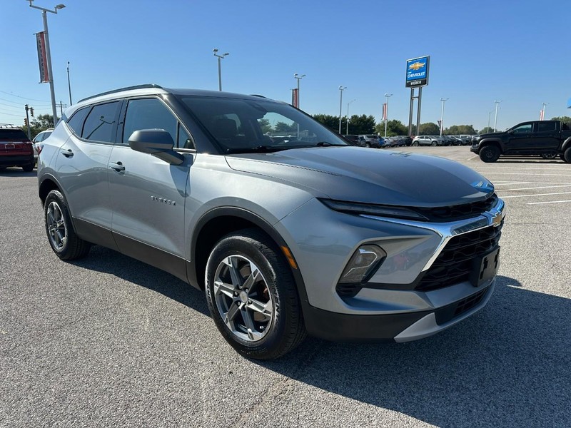 Chevrolet Blazer Vehicle Full-screen Gallery Image 8