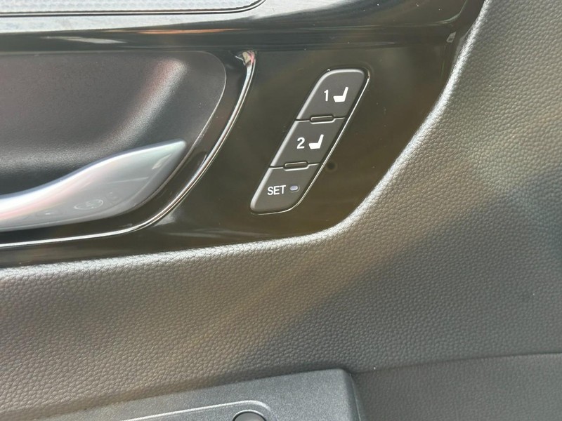 Honda CR-V Vehicle Full-screen Gallery Image 18