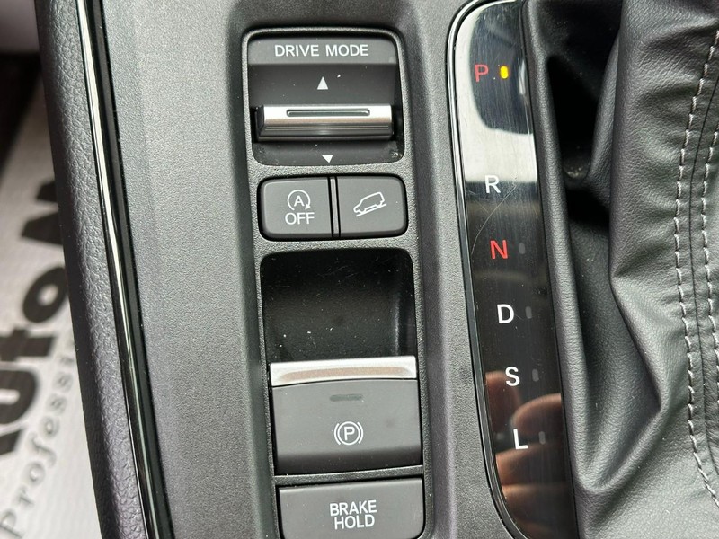 Honda CR-V Vehicle Full-screen Gallery Image 24