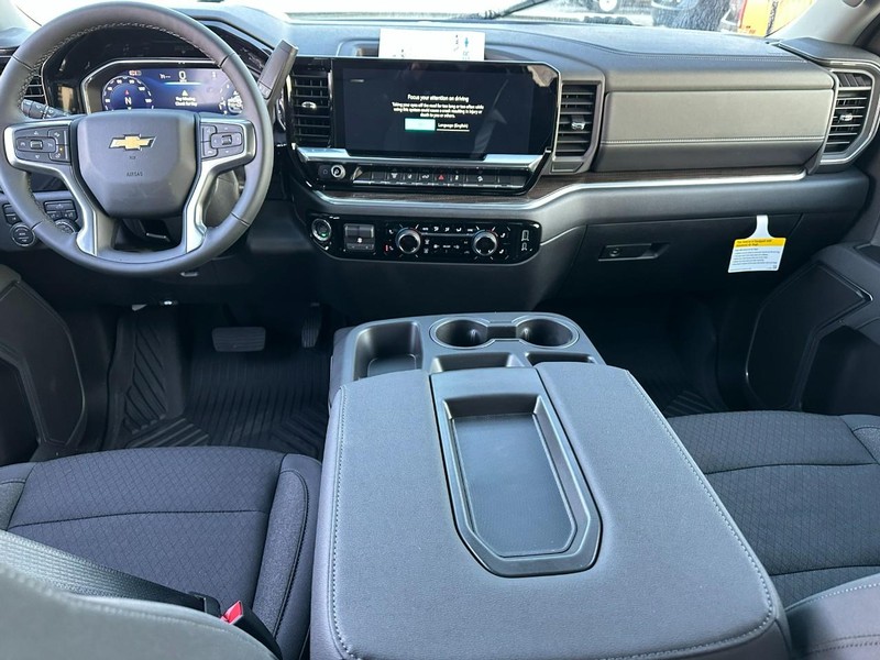 Chevrolet Silverado 2500HD Vehicle Full-screen Gallery Image 5