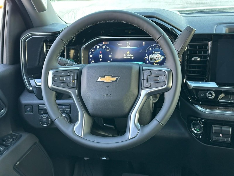 Chevrolet Silverado 2500HD Vehicle Full-screen Gallery Image 6