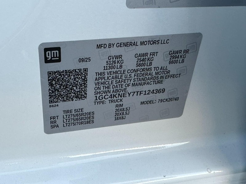 Chevrolet Silverado 2500HD Vehicle Full-screen Gallery Image 17