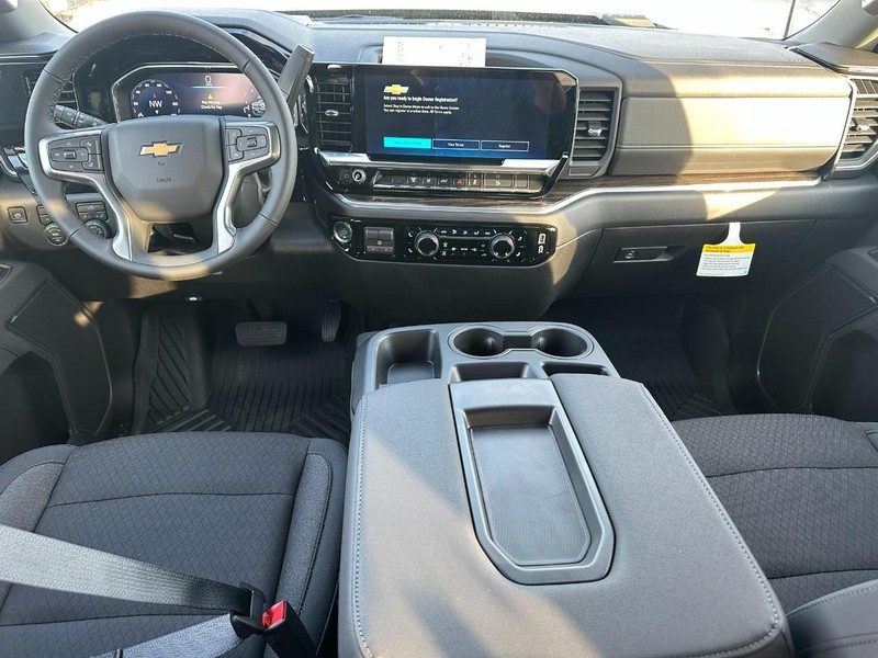 Chevrolet Silverado 2500HD Vehicle Full-screen Gallery Image 5