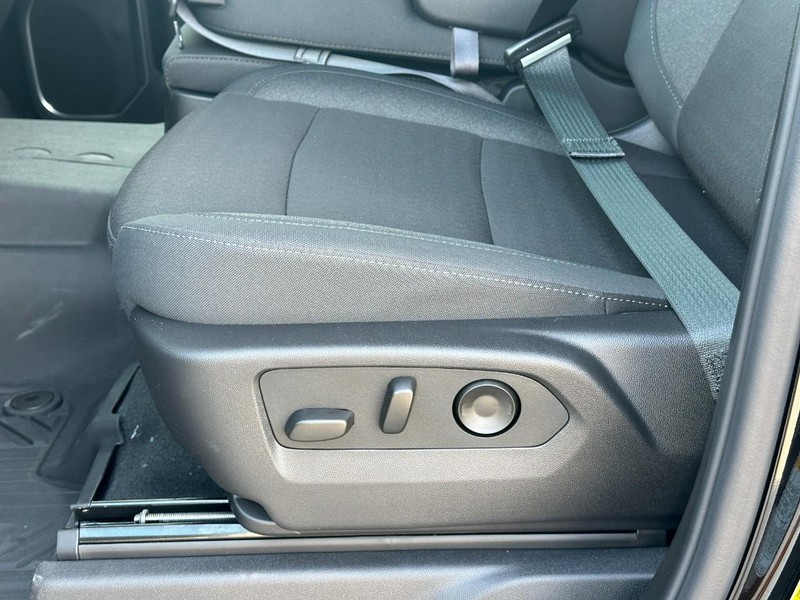 Chevrolet Silverado 2500HD Vehicle Full-screen Gallery Image 10