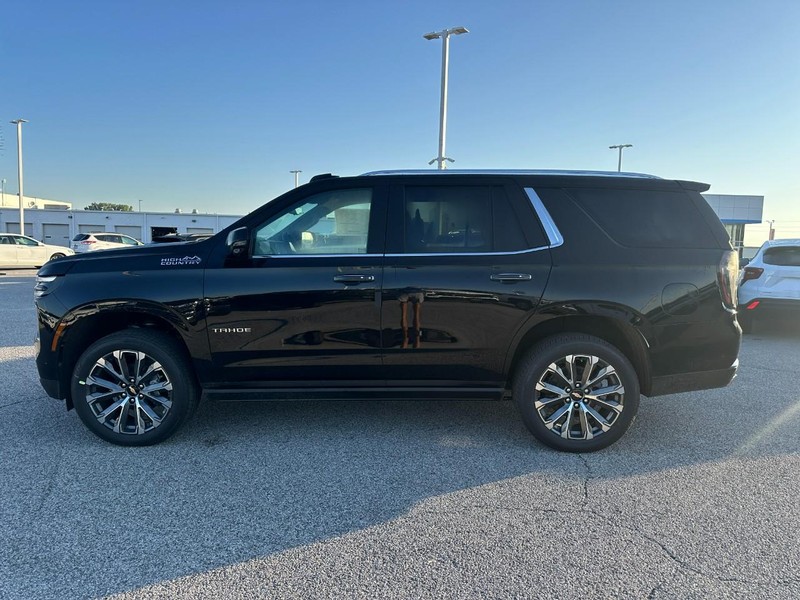 Chevrolet Tahoe Vehicle Full-screen Gallery Image 2