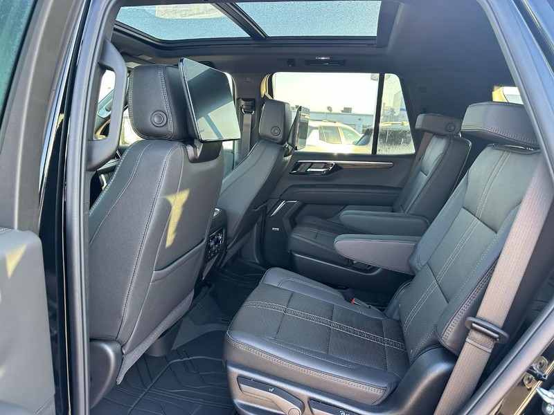 Chevrolet Tahoe Vehicle Full-screen Gallery Image 4