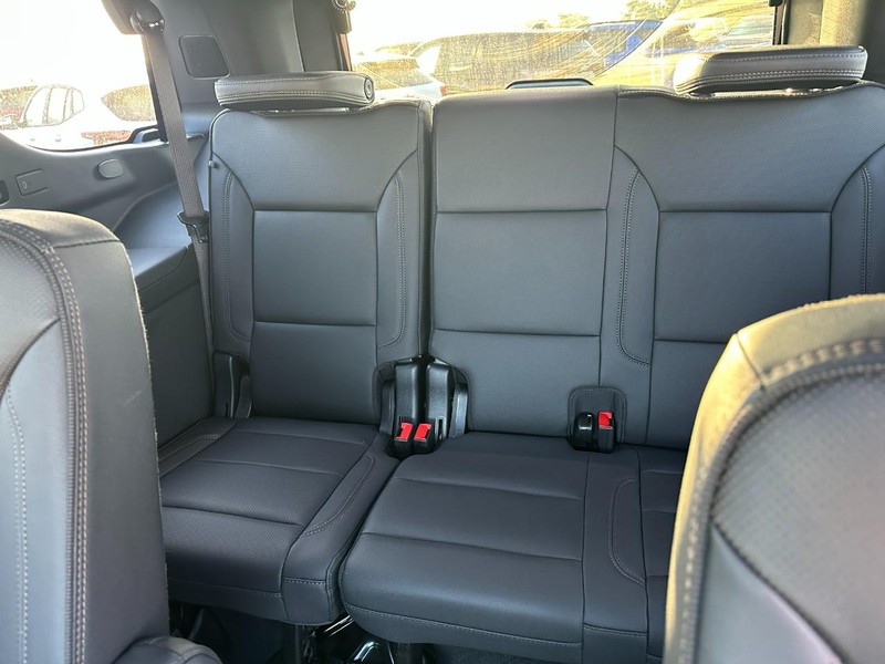 Chevrolet Tahoe Vehicle Full-screen Gallery Image 5