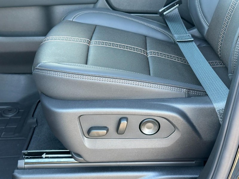 Chevrolet Tahoe Vehicle Full-screen Gallery Image 16