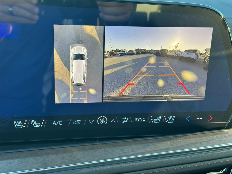 Chevrolet Tahoe Vehicle Full-screen Gallery Image 20