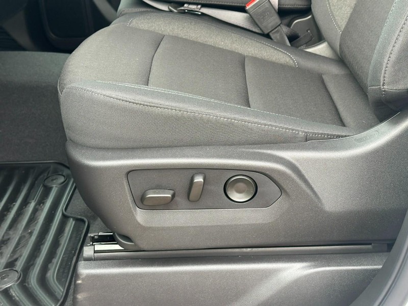 Chevrolet Silverado 1500 Vehicle Full-screen Gallery Image 10