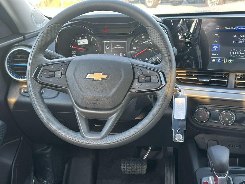 Chevrolet Trax Vehicle Full-screen Gallery Image 6