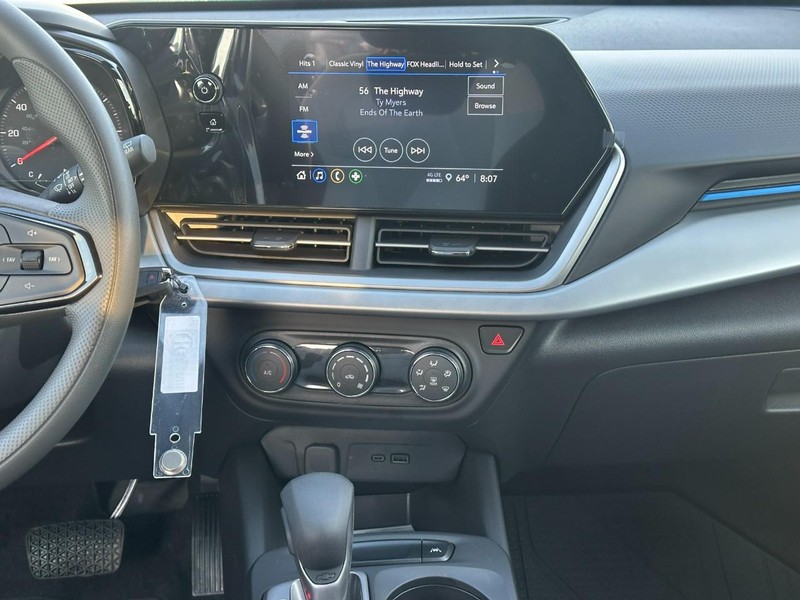 Chevrolet Trax Vehicle Full-screen Gallery Image 7